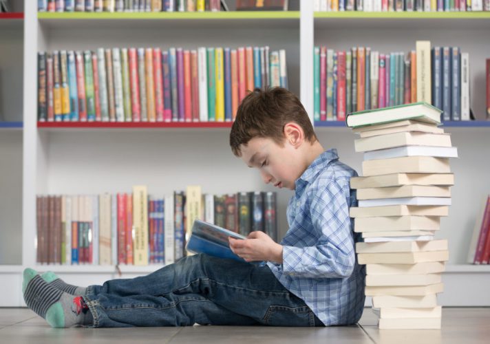  ۹ روش ترغیب کودکان به خواندن کتاب