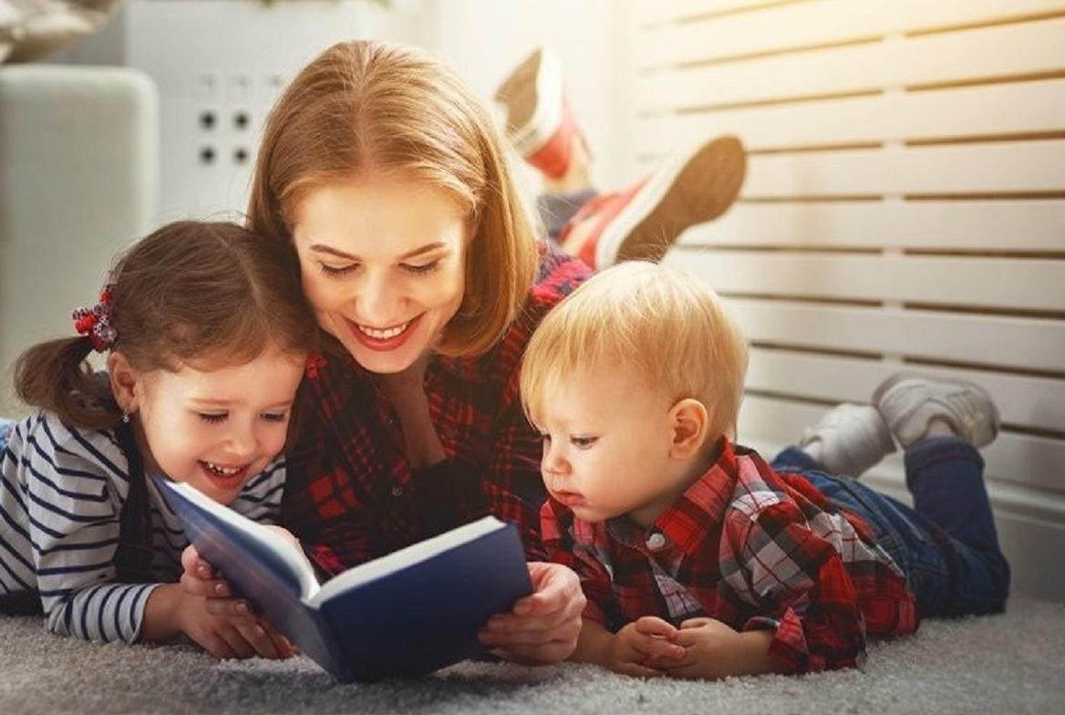9 روش ترغیب کودکان به خواندن کتاب